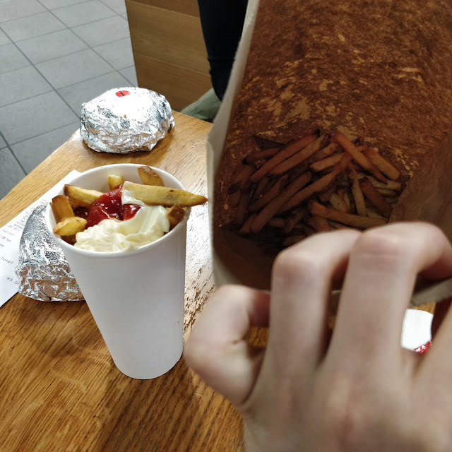 Five Guys Champs-Élysées thumb 8